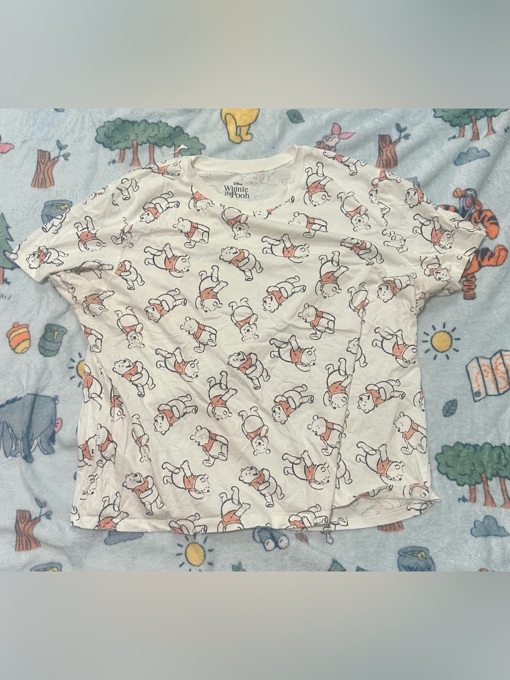 (NEW) Disney Winnie the Pooh White Tee with Orange Character Print